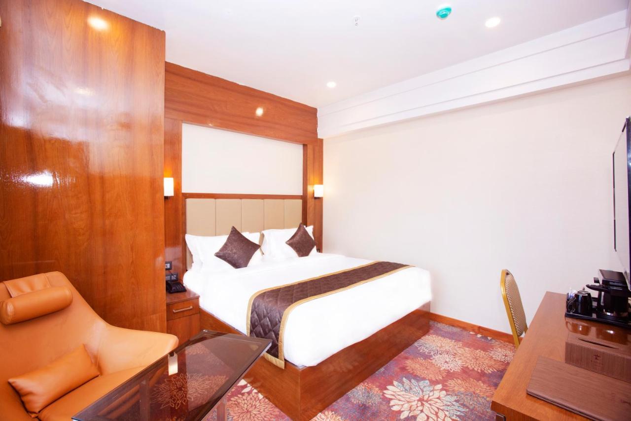 Kingston Hotel Bangalore Extérieur photo