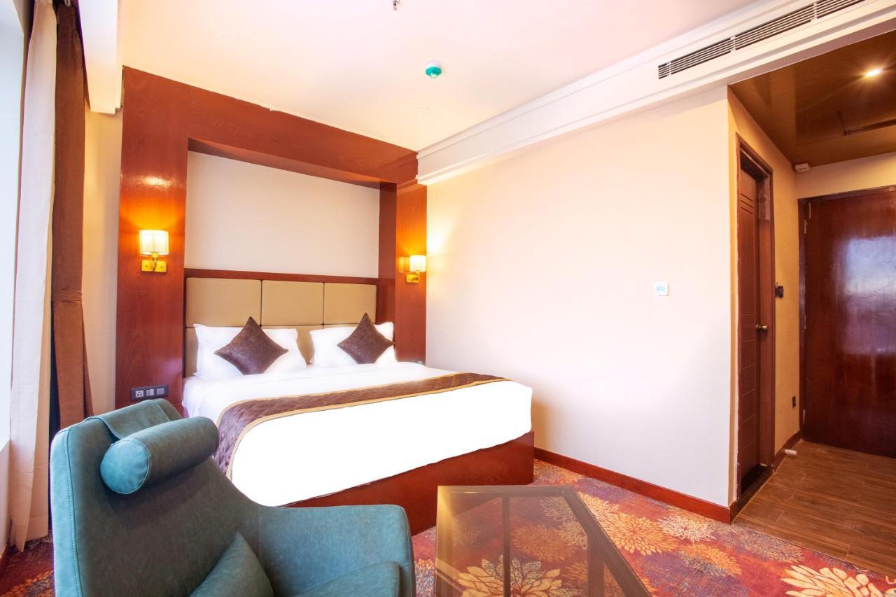 Kingston Hotel Bangalore Extérieur photo