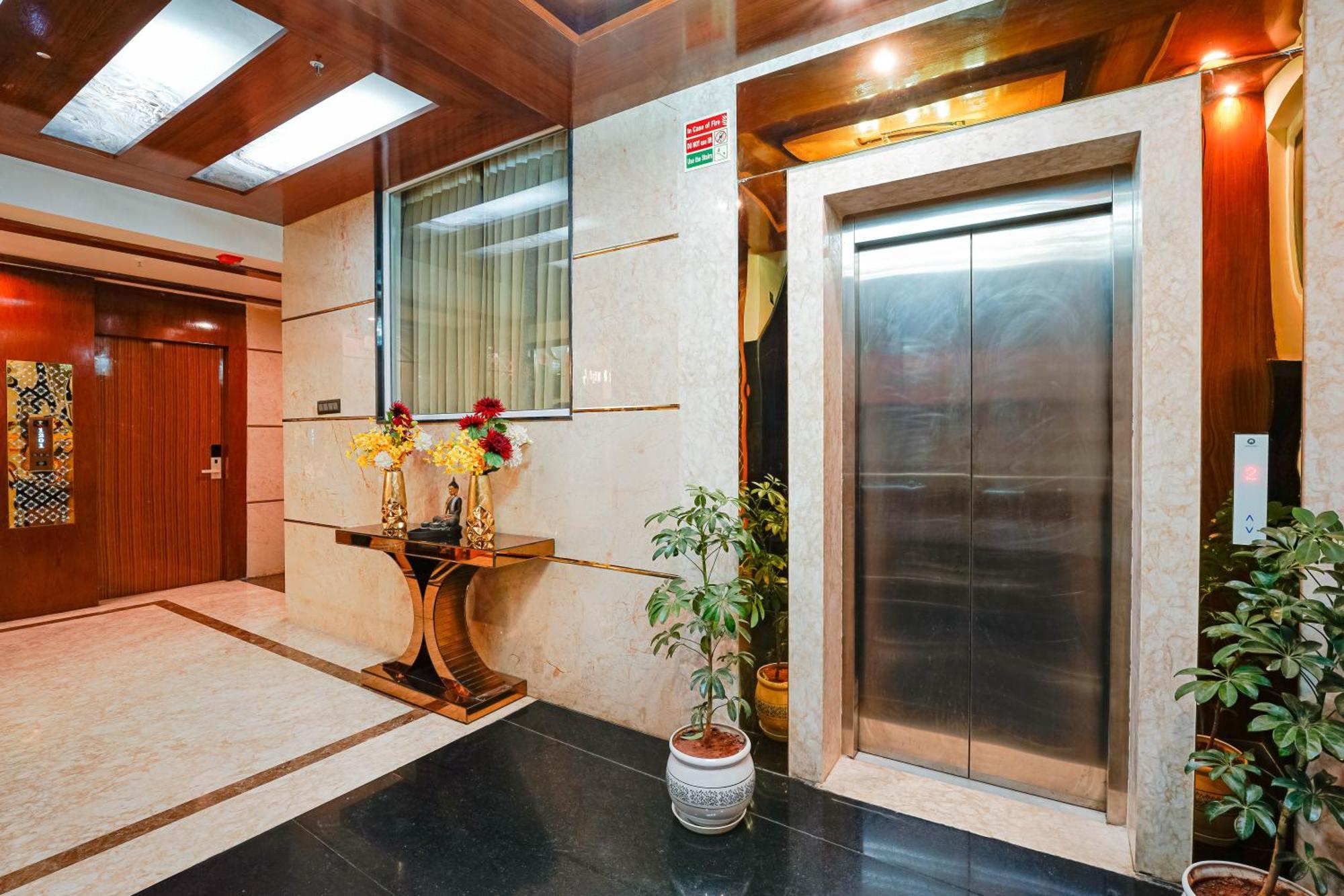 Kingston Hotel Bangalore Extérieur photo